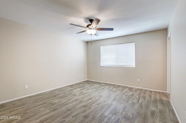 Building Photo - 5111 W Beverly Ln
