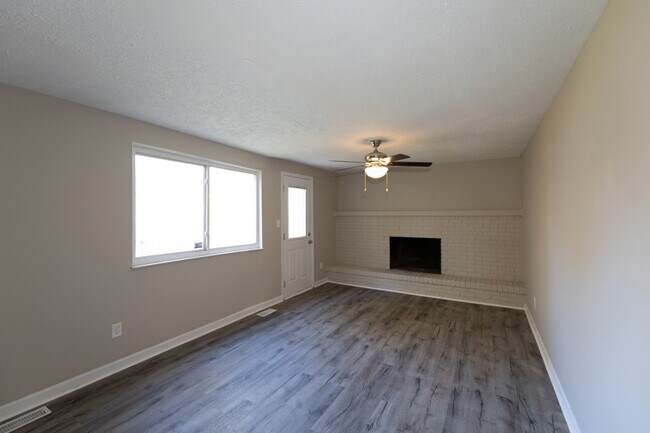 Building Photo - 4 bed 2.5 bath 2 story home with full deck located in Decatur Township