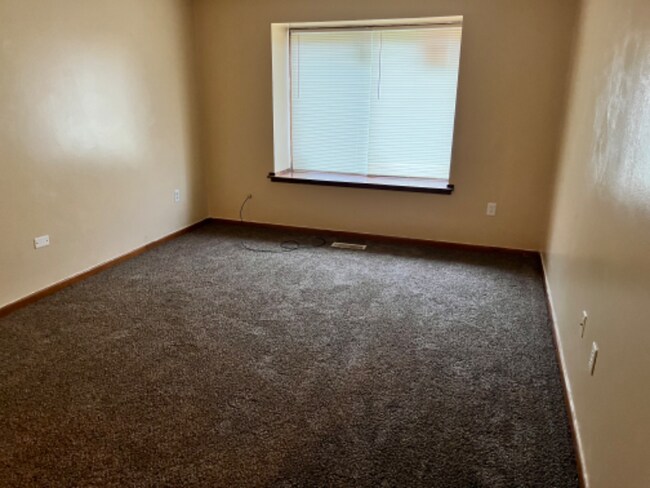 Building Photo - 4418 Burlingame Commons