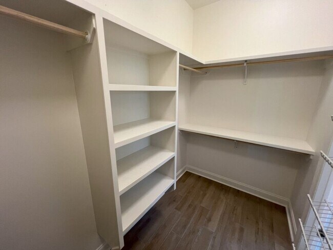 Building Photo - Beautiful 4-Bedroom Home in The Magnificen...