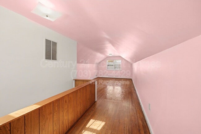 Building Photo - 1404 S Quincy St