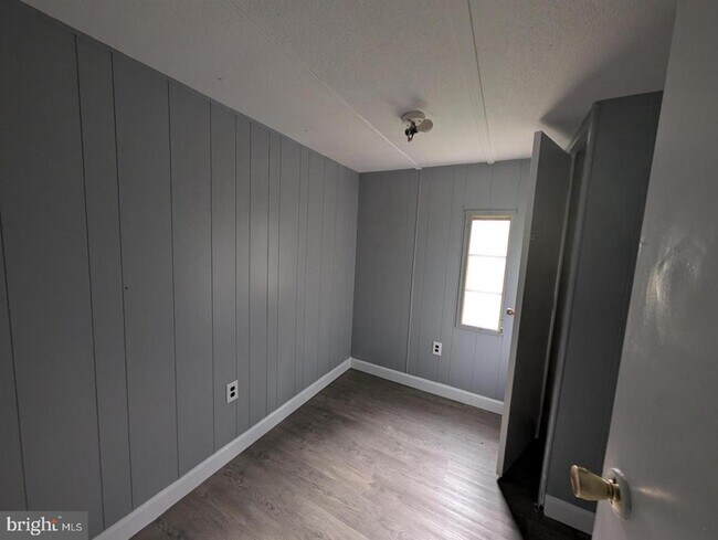 Building Photo - 125 Santilli Rd