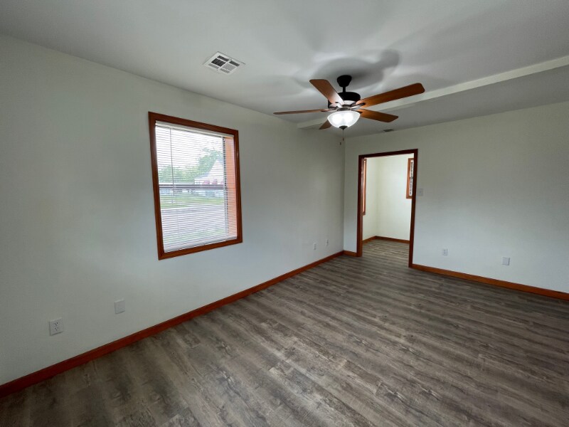 Building Photo - 311 Mahler St