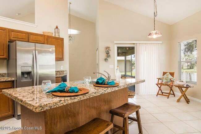 Building Photo - 2091 Lionel Dr
