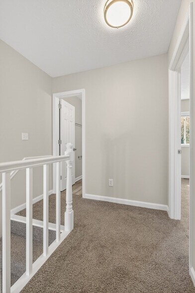 Building Photo - 601 E Grundy St