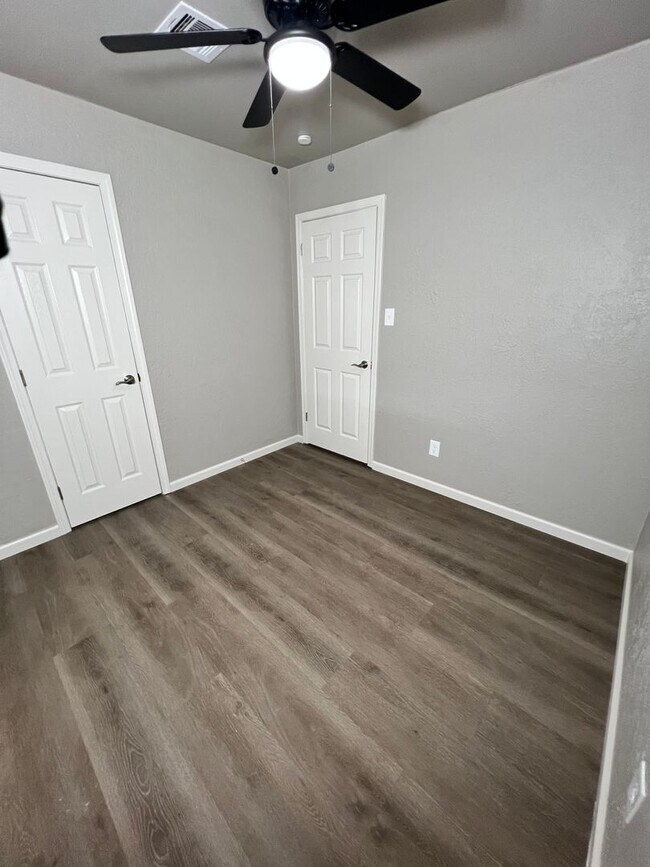 Building Photo - 134 NE Fullerton- Hot new listing!