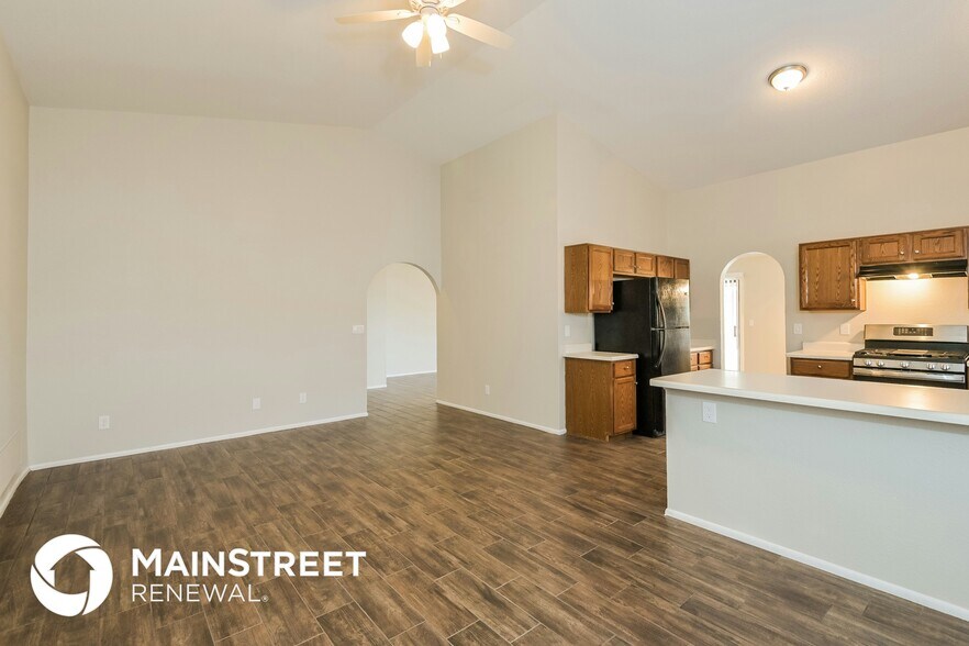 Building Photo - 8136 S Carbury Way