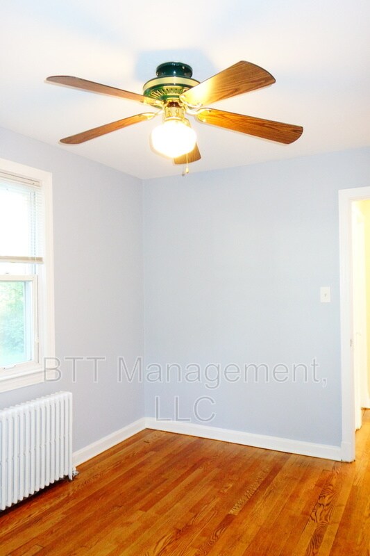 Building Photo - 8400 Greenwood Ave