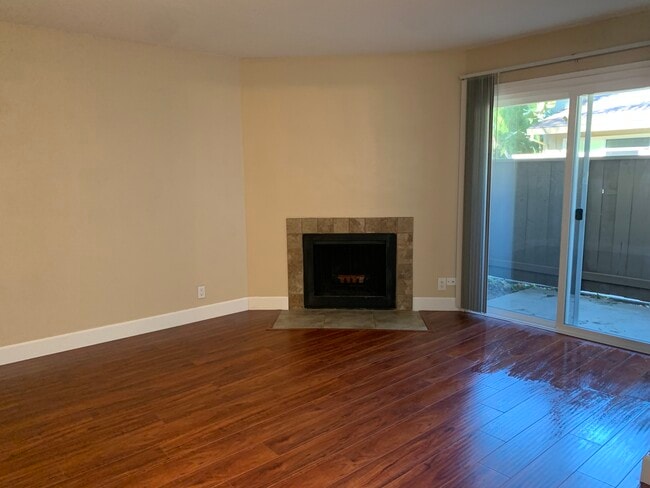 Building Photo - 6250 Havenside Dr