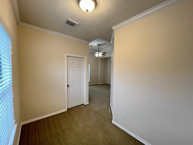 Building Photo - 7814 Stoneyway Dr