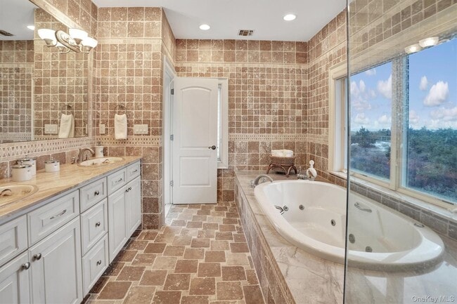 Building Photo - 605 Dune Rd