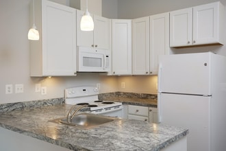 Building Photo - Easy and Convenient