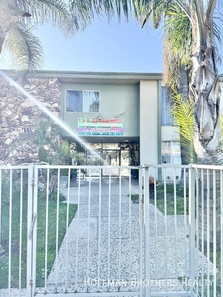 Building Photo - 6729 Cleon Ave