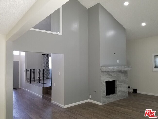 Building Photo - 5652 Glenford St