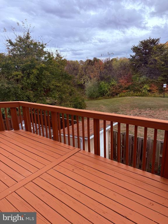 Building Photo - 8625 Point of Woods Dr