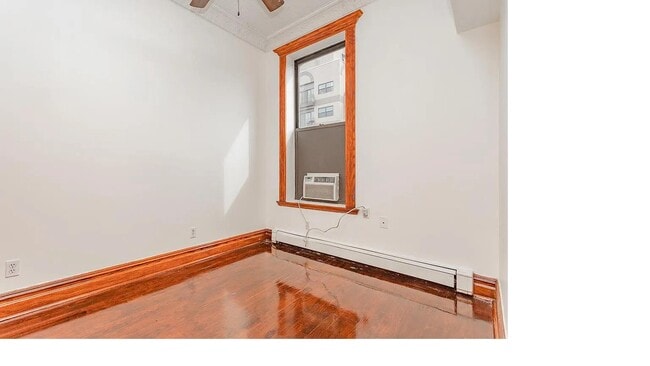 Building Photo - 1079 Broadway