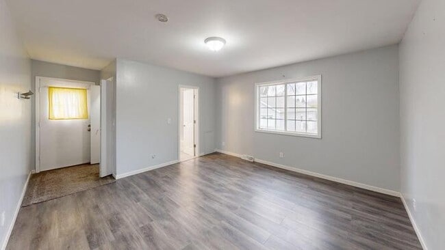 Building Photo - 905 Lincoln Ave