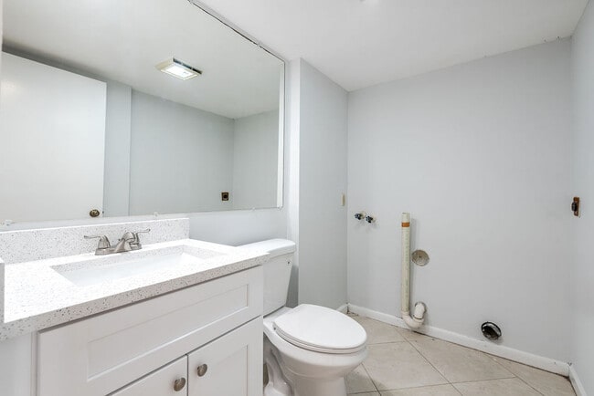 Building Photo - 185 Charter Way