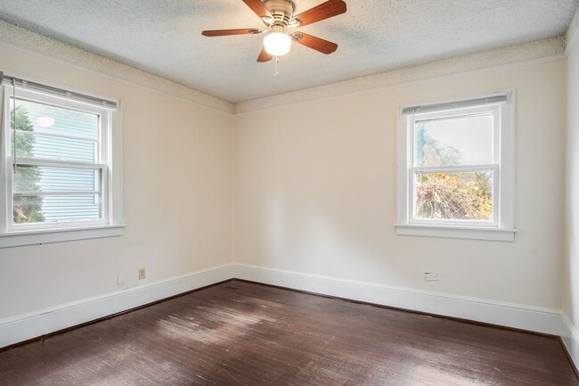Building Photo - Beautiful 3 Bed, 1 Bath Rental Home in Irvington Portland!