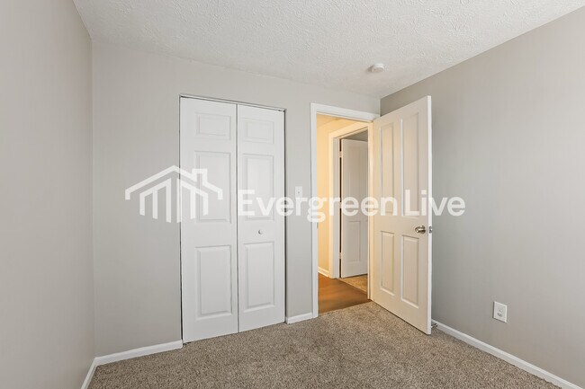 Building Photo - 1401 Wolf Cir