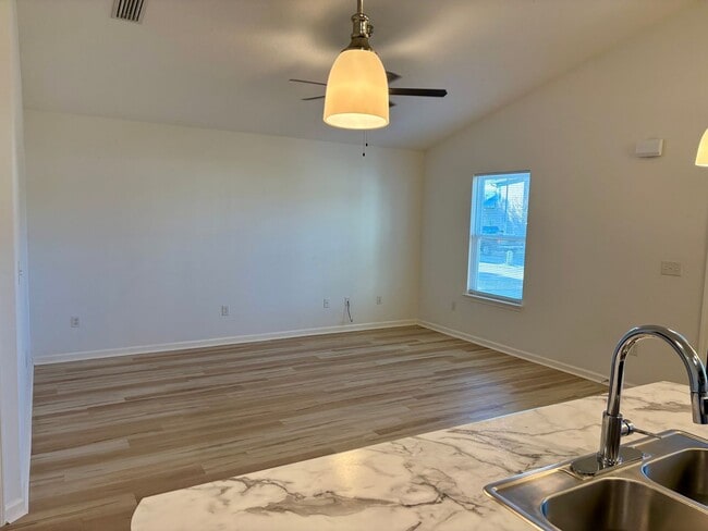 Building Photo - 6102 Edith Stephens Dr