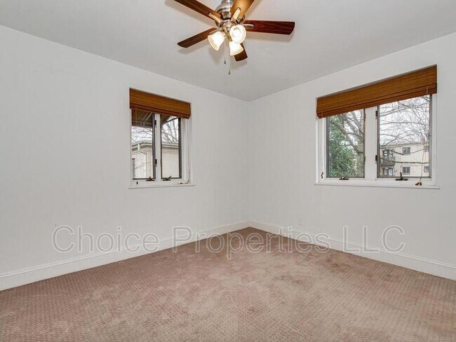 Building Photo - 211 N Dotger Ave