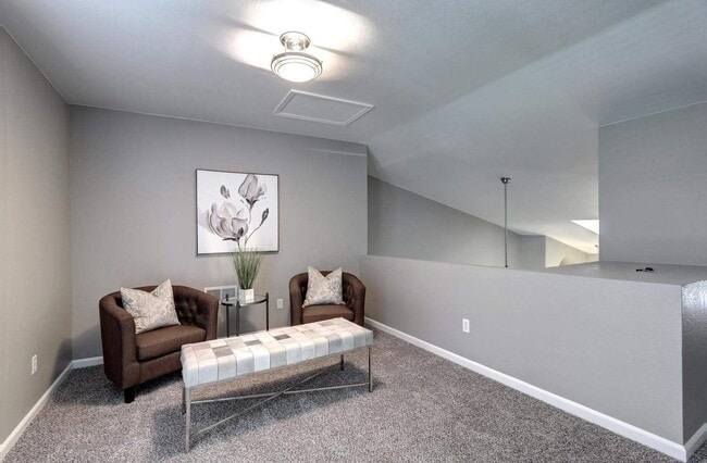 Building Photo - 2850 W Centennial Dr