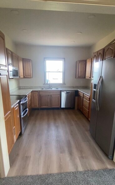 Building Photo - 105 Wapak St