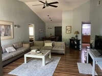 Building Photo - 4990 Houle Pl