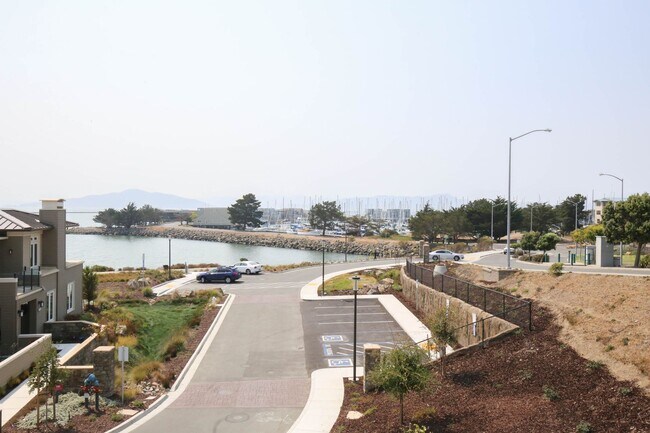 Building Photo - Enjoy Bay Views And Trails In This Newer Modern 3 Bedroom Home