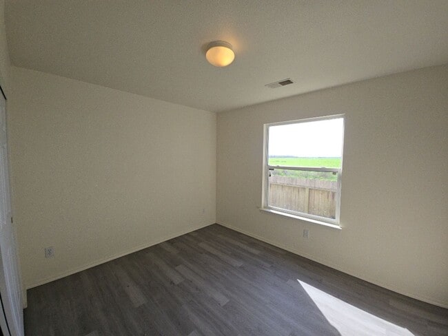 Building Photo - 3BD/2BA Arcata home!