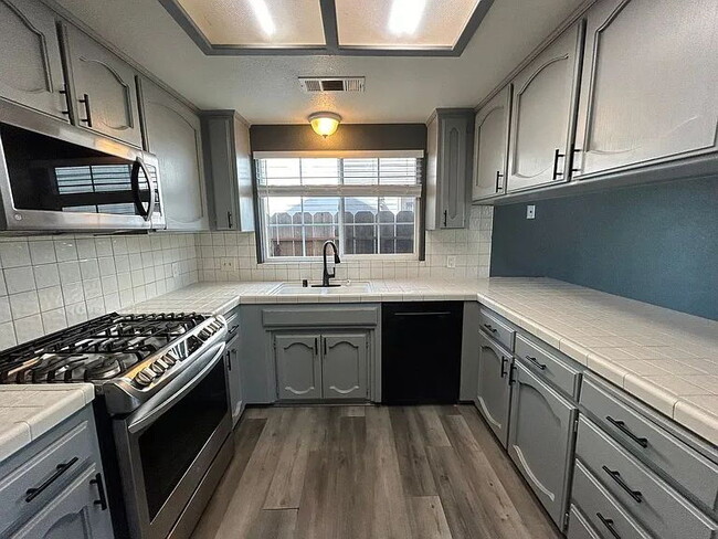 Building Photo - single-family home located in a cul-de-sac