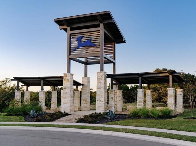 Building Photo - 2725 Stone Branch Dr