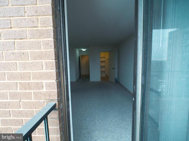 Building Photo - 6100 Westchester Park Dr