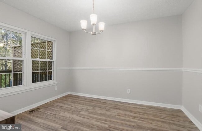 Building Photo - 1028 Ellicott Dr