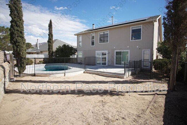 Building Photo - 637 Woodcrest Ln