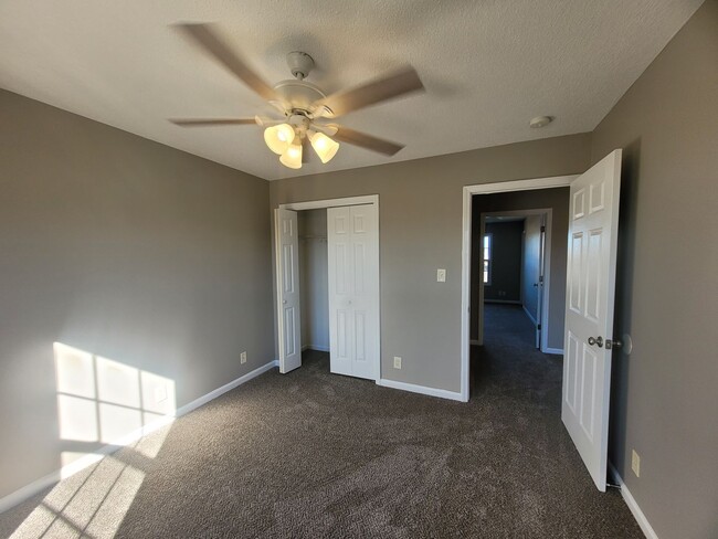 Building Photo - $1900 - 4 Beds 3 Bath + Bonus Room w/ Massive Fenced Yard