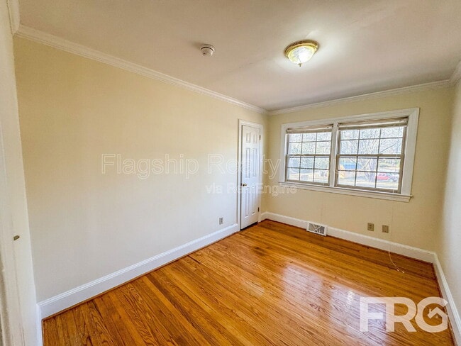 Building Photo - 2501 Jefferson Dr