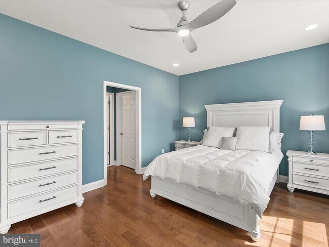 Building Photo - 26300 Tributary Blvd