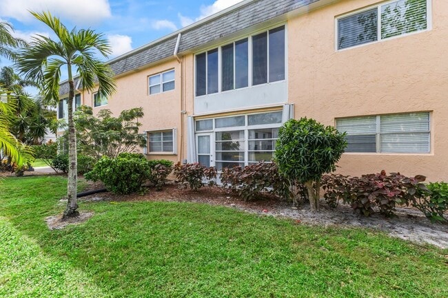 Building Photo - 2950 SE Ocean Blvd