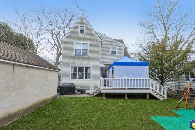 Building Photo - 39 Linwood Ave