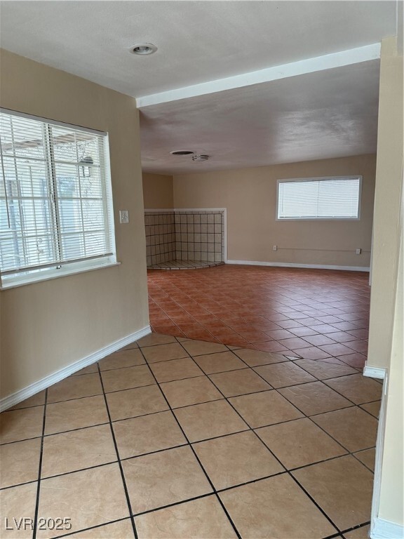 Building Photo - 5504 W Bartlett Ave