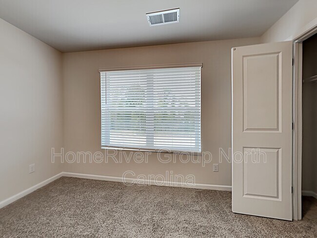 Building Photo - 746 Pointe Andrews Drive