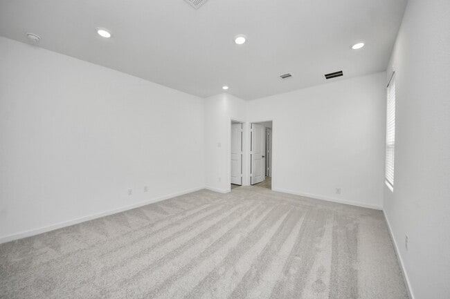 Building Photo - 1062 Blue Stone Dr