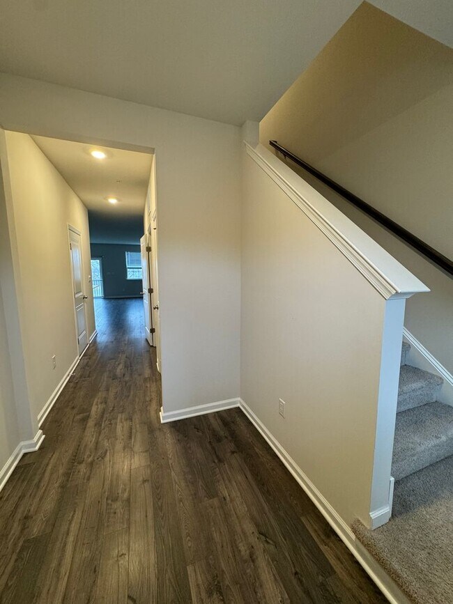 Building Photo - THREE BEDROOM NEW CONSTRUCTION PARKLAND SCHOOLS Townhome