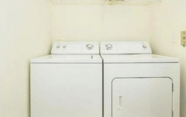 Building Photo - 20230 Estero Gardens Cir