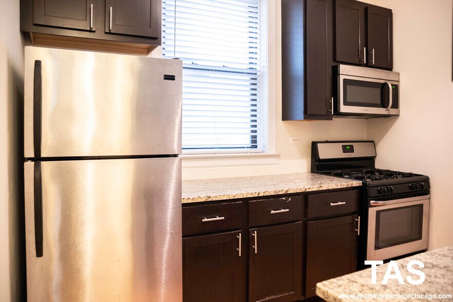 Primary Photo - 2175 W Giddings St