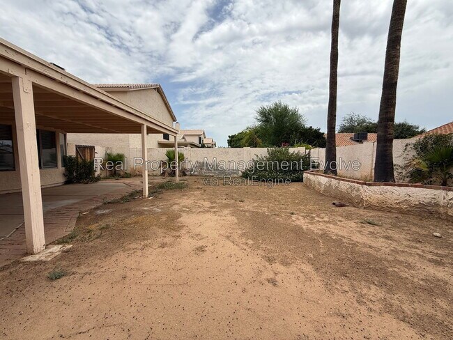 Building Photo - 3725 E Taro Ln