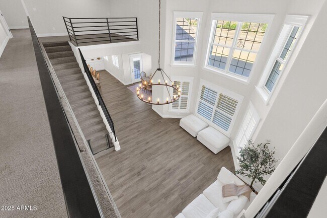 Building Photo - 856 W Quail Cir