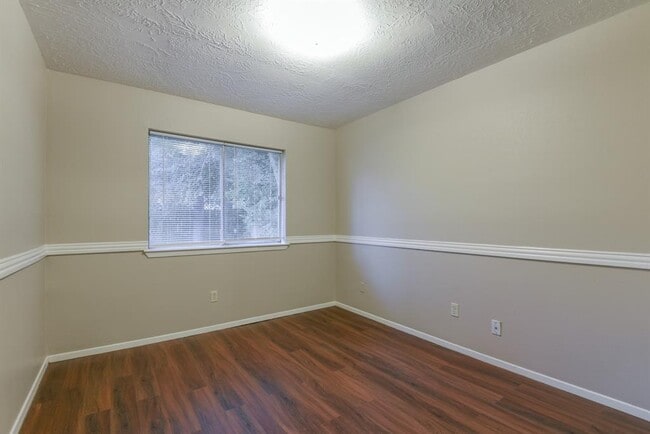 Building Photo - 16959 Nicole Ln